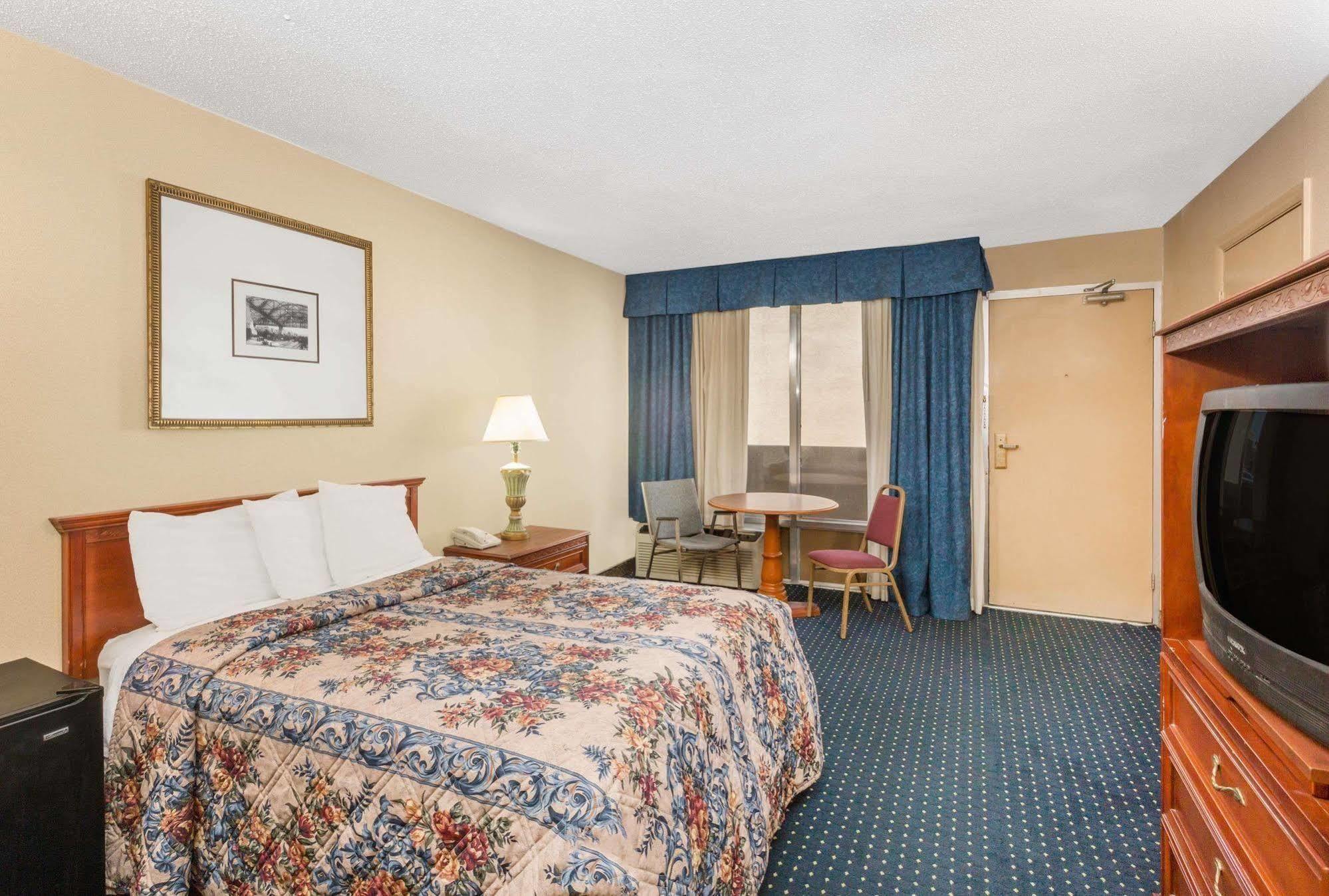 Knights Inn Overland Park Mission Eksteriør bilde