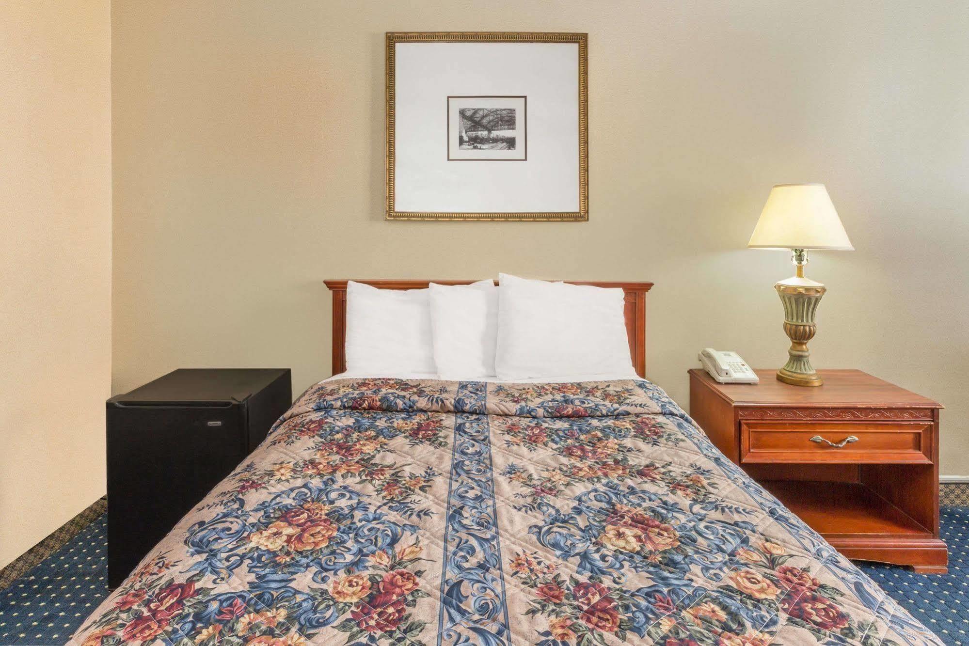 Knights Inn Overland Park Mission Eksteriør bilde