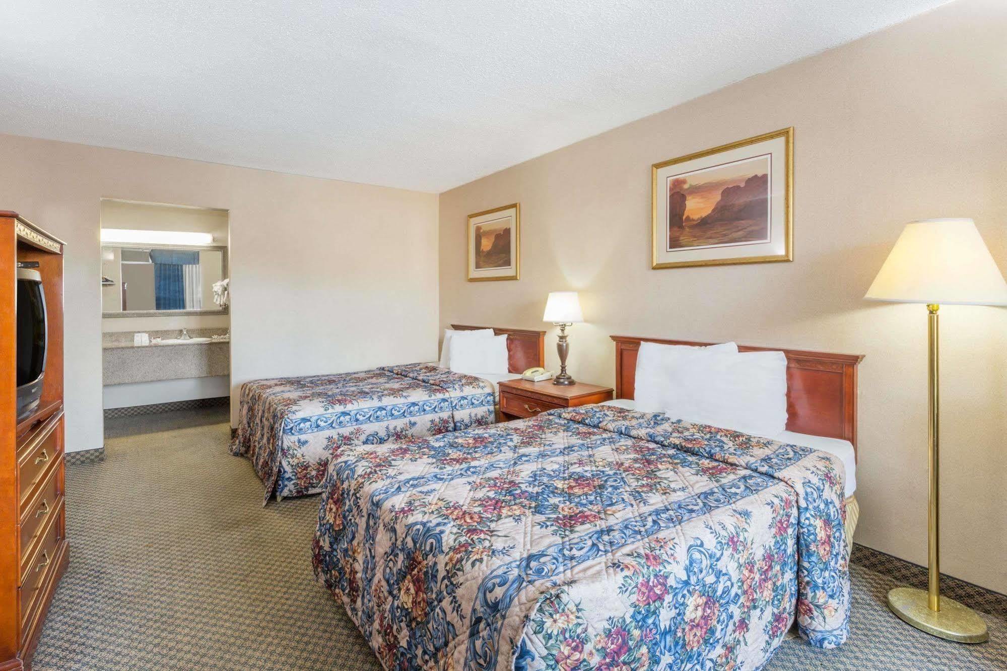 Knights Inn Overland Park Mission Eksteriør bilde